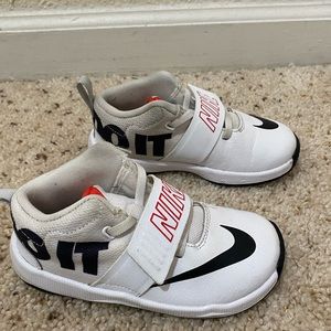 💎Nike toddler shoe size 10c white/black/red